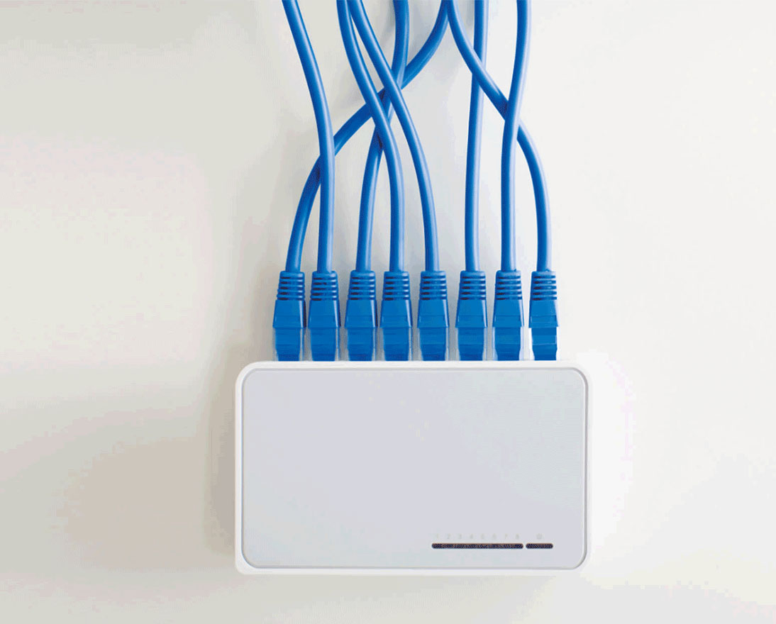 teaser-router-and-blue-cable