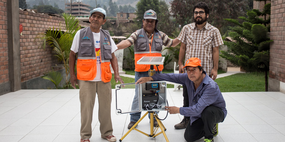 image of peruvian engineers